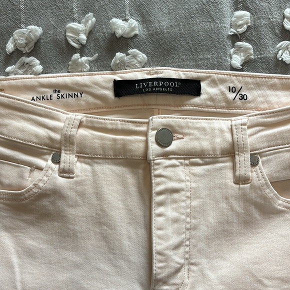 Women’s Light Pink Skinny Jeans - Picture 6 of 8